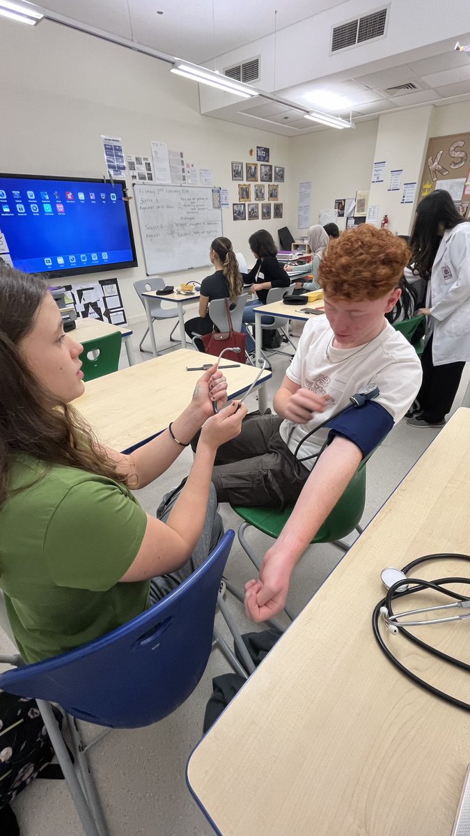 gems_khail's tweet image. 25 GEMS students, including 4 from WEK, immersed in hands-on experiences at the Royal College of Surgeons Ireland. From ultrasounds to IV insertions, guided by fantastic RCSI Bahrain staff. 🩺💡

#futuredoctors #limitlesslearning #limitlessopportunities #wekscience @gems_me