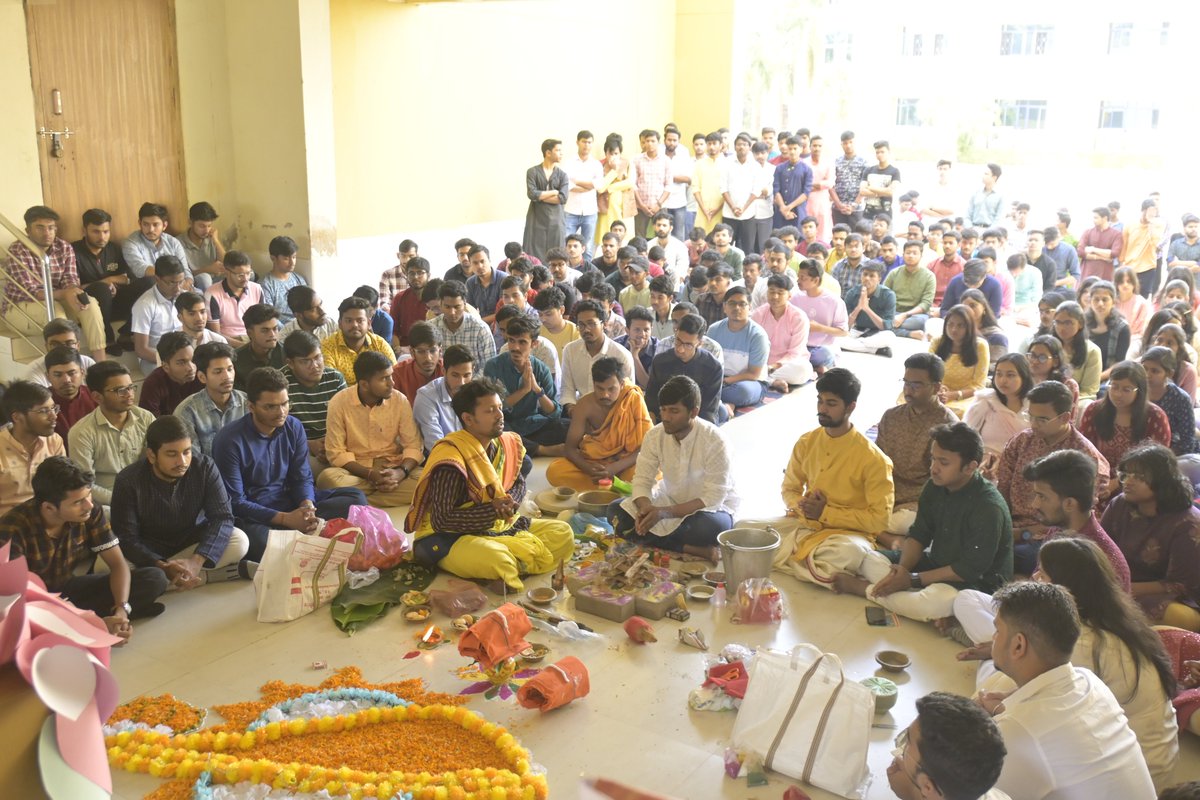 BhubaneswarIiit's tweet photo. IIIT Bhubaneswar students worshipped the goddess and seek her blessings. Vasant Panchami marks the end of winter & the beginning of spring Goddess Saraswati blesses the new beginnings. May the goddess bless us with infinite knowledge and wisdom #vasantpanchami #iiitbbsr #odisha https://t.co/9TMgwuifwf
