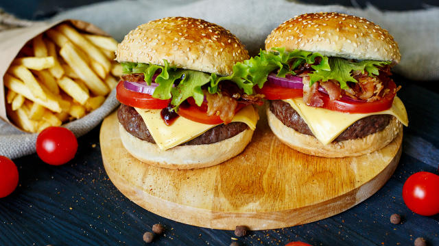 Houston_Equity1's tweet photo. Most Expensive Fast Food Items Throughout History

#fastfood #food #foodporn #burger #foodie #instafood #delivery #foodlover #pizza #yummy #delicious 

https://t.co/H2FioGQfOz https://t.co/eBI5Jb5CmK