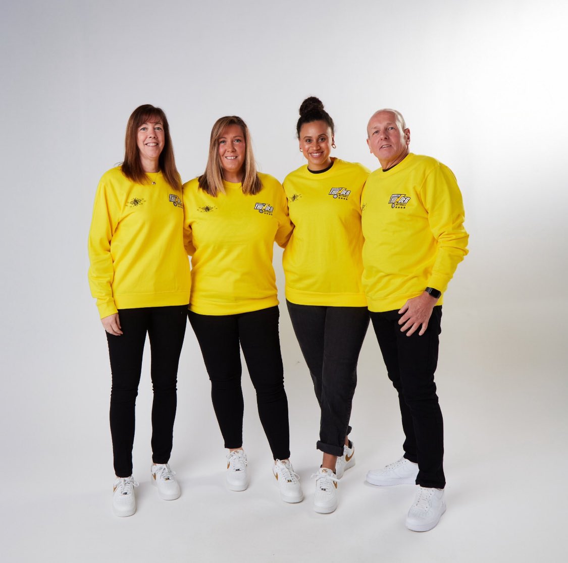 Wishing my favourite coaches @kjgreigy @GabsT70 @ljmalcolm1 and Jeeves @PhilT79 a massive good luck this weekend and for the season ‘Let’s go @thundernetball 💛
