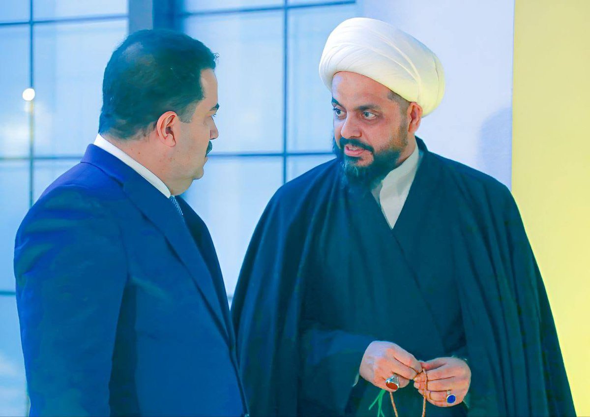 استقبل الامين العام  سماحة الشيخ #قيس_الخزعلي رئيس مجلس الوزراء السيد محمد شياع السوداني واكد سماحة الامين على أهمية تعزيز الاستقرار السياسي والأمني
جددنا دعمنا  لجهود الحكومة في هذه المجالات كما وتطرقنا إلى موضوع  القوات الأمريكية وضرورة انسحابها.
#الشروگية 
#قيس_الخزعلي