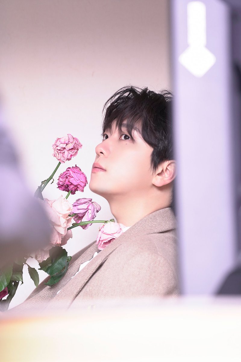 official_fore's tweet photo. [📝]

그게 있잖아…
꽃들이… 말을 한대…!!! 🌸

https://t.co/GzlnMTsdc3

#Forestella #포레스텔라 #코스모폴리탄 https://t.co/CkdebwGhjE