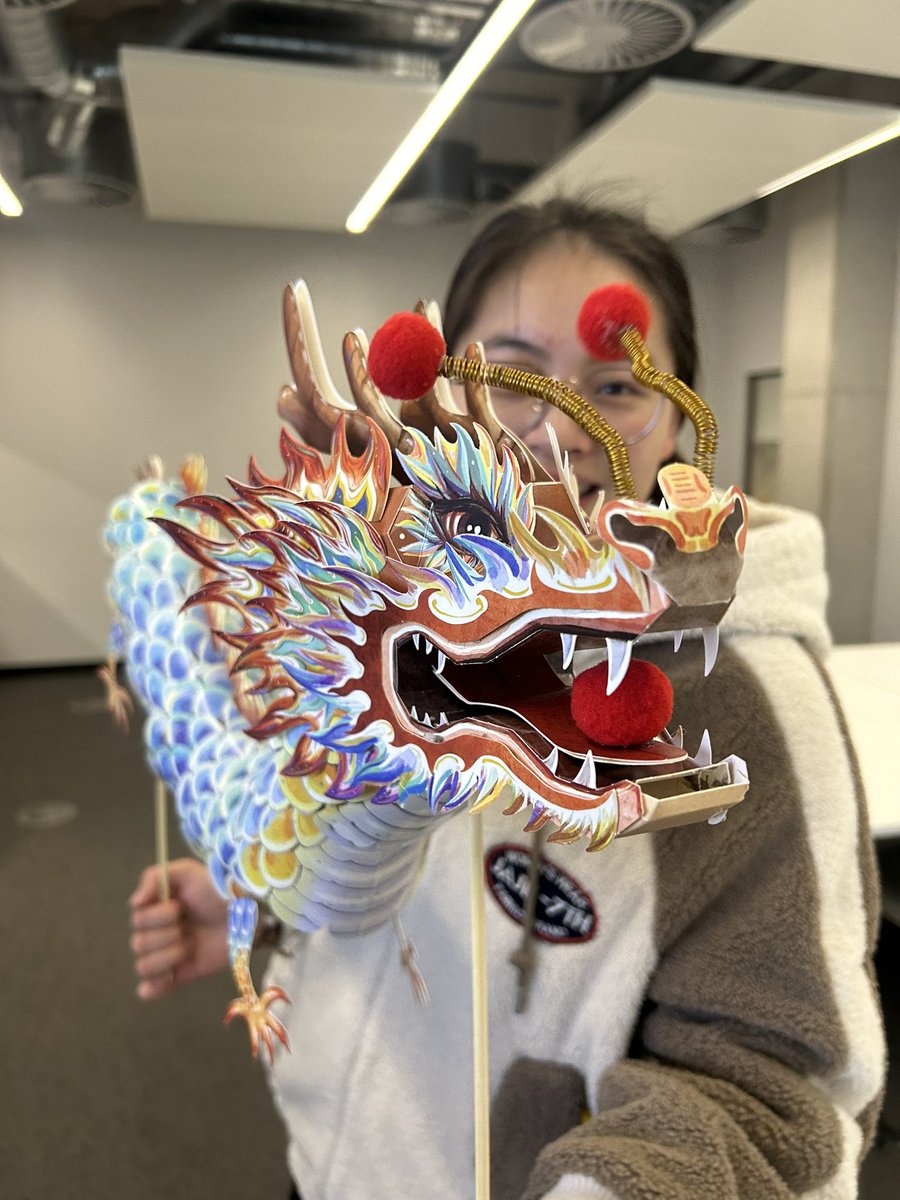 _FionaScott's tweet photo. Kicking off our Researching Digital Childhoods lecture with a guest performance: Dragon Dance 🐉 Happy Chinese New Year from the #MADLCE class 🏮 #researchmethods #LunarNewYear #digitalliteracies https://t.co/25vH1gBY6T