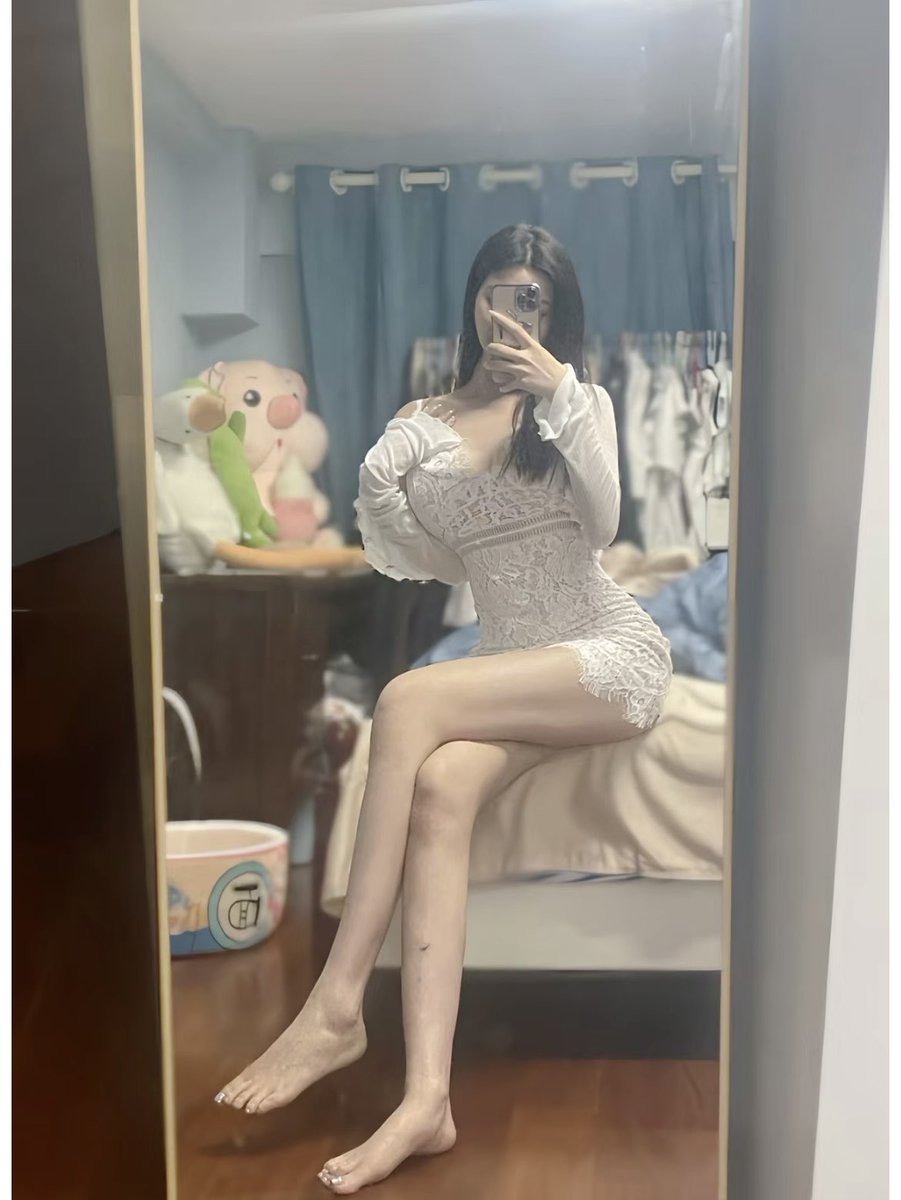 HerraraRowanne's tweet photo. 出来开心吗 https://t.co/x9qmhU76V1