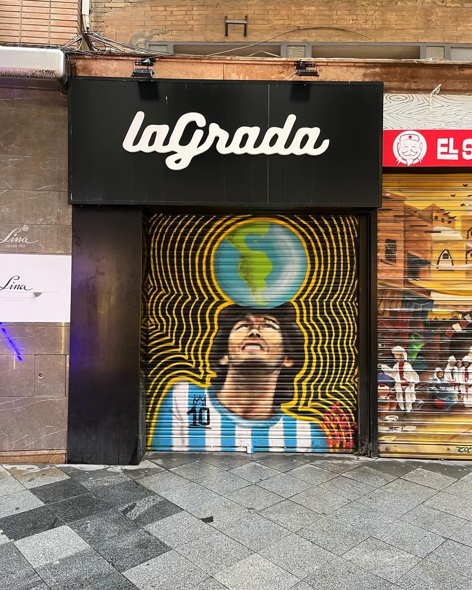 veronikaruut's tweet photo. Kdybych měla vrata, mám tam úpadkovou Madonnu💔
#streetart #dezolat #aimlow https://t.co/ZMvpDScLws