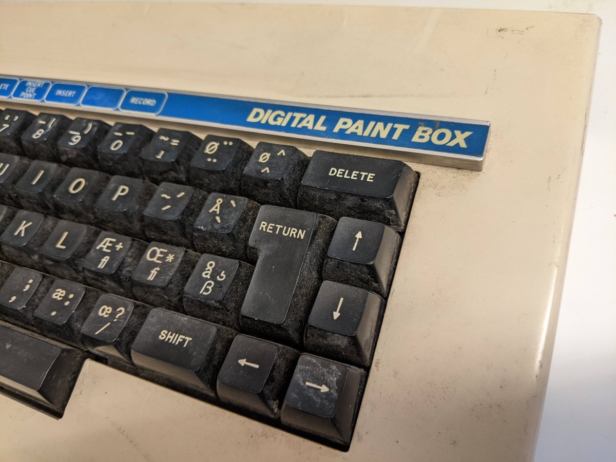 DextersTechLab's tweet image. This keyboard for a #Quantel DPB-7001 Digital Paint Box was recently saved from a radio rally and then kindly donated to the archive and will be a spare for my machine. Much thanks to the person who sent it in 😍 👍