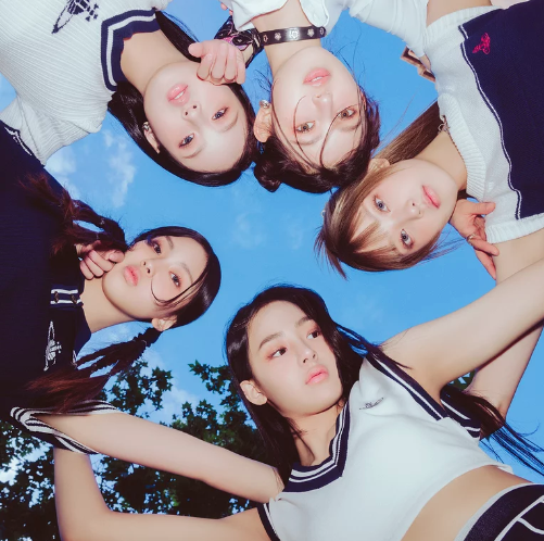 AboutMusicYT's tweet photo. NewJeans is speculated to have a comeback in April (via W Korea). https://t.co/p0DBa9qP1I