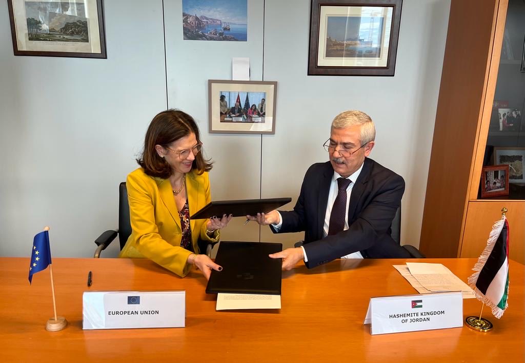 MariaCrisRusso's tweet photo. 📢 Major step forward in 🇪🇺🇯🇴 partnership in R&amp;I!🤝 Initialing today the 1st ⁦⁦@PrimaProgram⁩ Agreement for 2️⃣0️⃣2️⃣5️⃣- 2️⃣7️⃣ with HE Prof Al-Refai ⁦⁦@HcstJo⁩. Hopefully inspiring also the other PRIMA parteners from South Med 🇩🇿🇪🇬🇱🇧🇲🇦
@EUScienceInnov https://t.co/Y8vARu3S2r