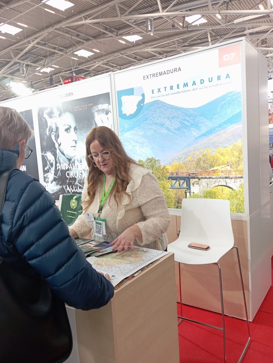extremadura_tur's tweet photo. En #FREE Feria de Viajes y Tiempo Libre de Múnich. Una de las ferias más importantes de Alemania🇩🇪 dirigida sobre todo a público interesado en viajes, camping, cicloturismo, deportes acuáticos y golf. Excelente escaparate para el turismo activo y de naturaleza de #Extremadura https://t.co/m5H5WOxux3