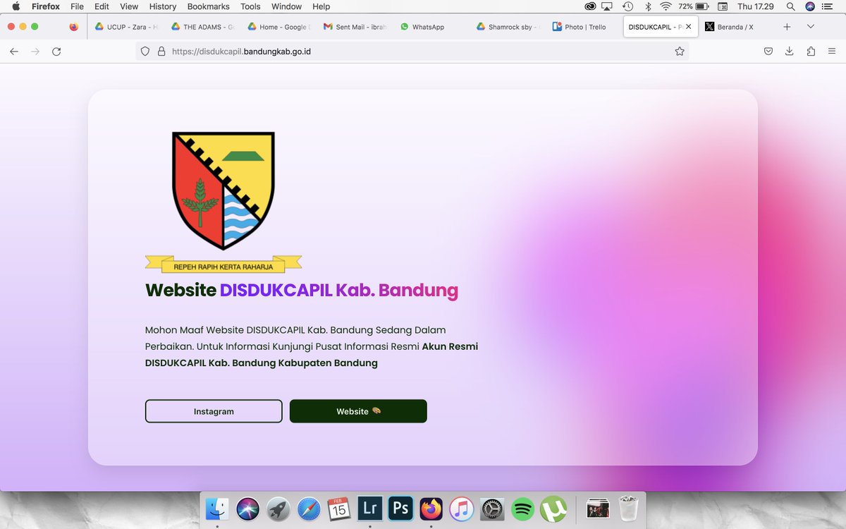 diklik website ngadon gunta ganti warna background. ampun ah. indonesyen 4.0