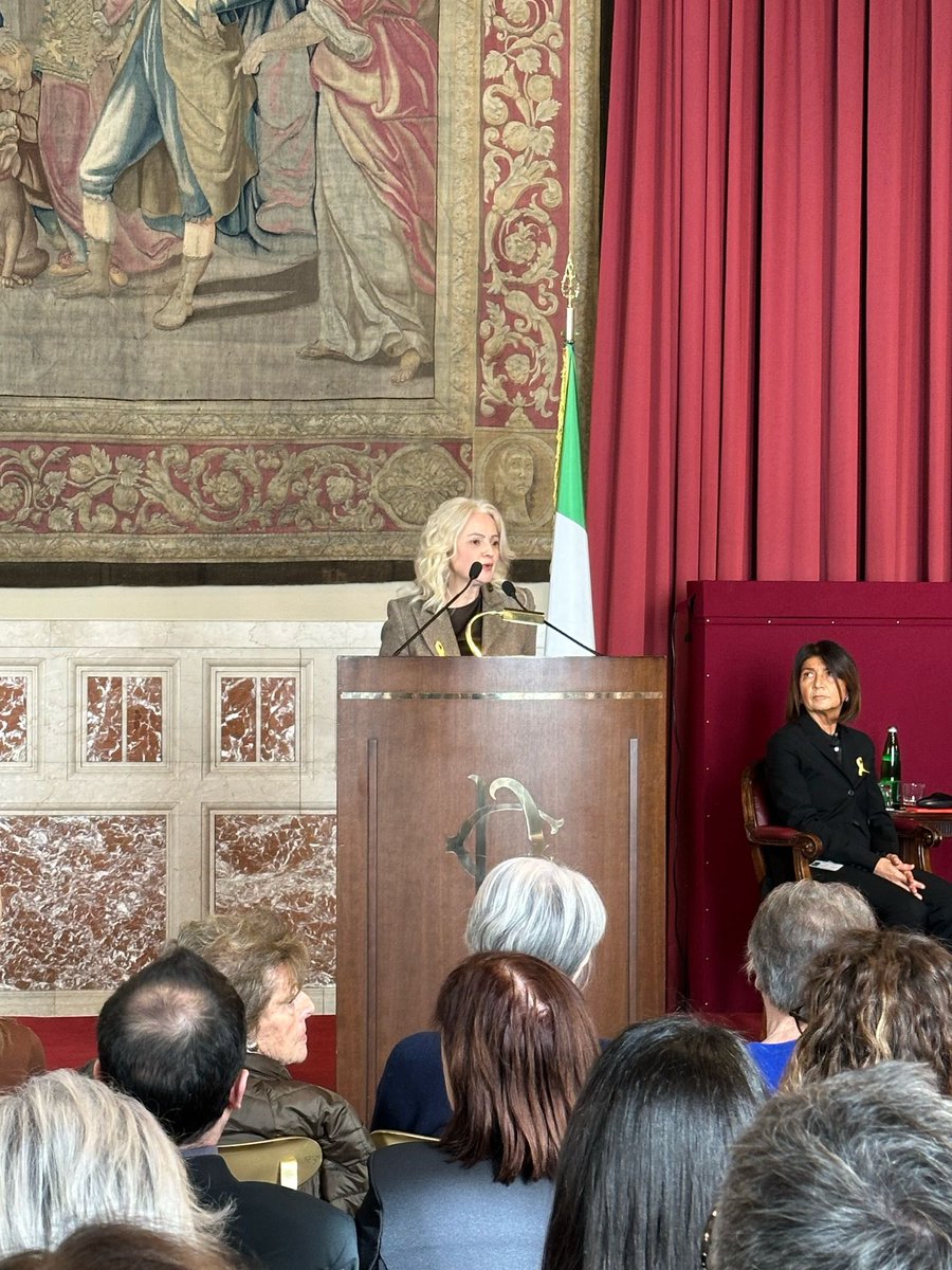 Fiagop's tweet photo. Manuela Tamburo De Bella - Coordinatore Osservatorio Reti Oncologiche Regionali e Coordinamento per Rete Nazionale Tumori Rari - @Agenas_Salute 
“A cosa serve una rete? Migliora l’organizzazione sanitaria, i processi di gestione, ottimizzazione, rendendoli più performanti.” https://t.co/HcceJWLc9A