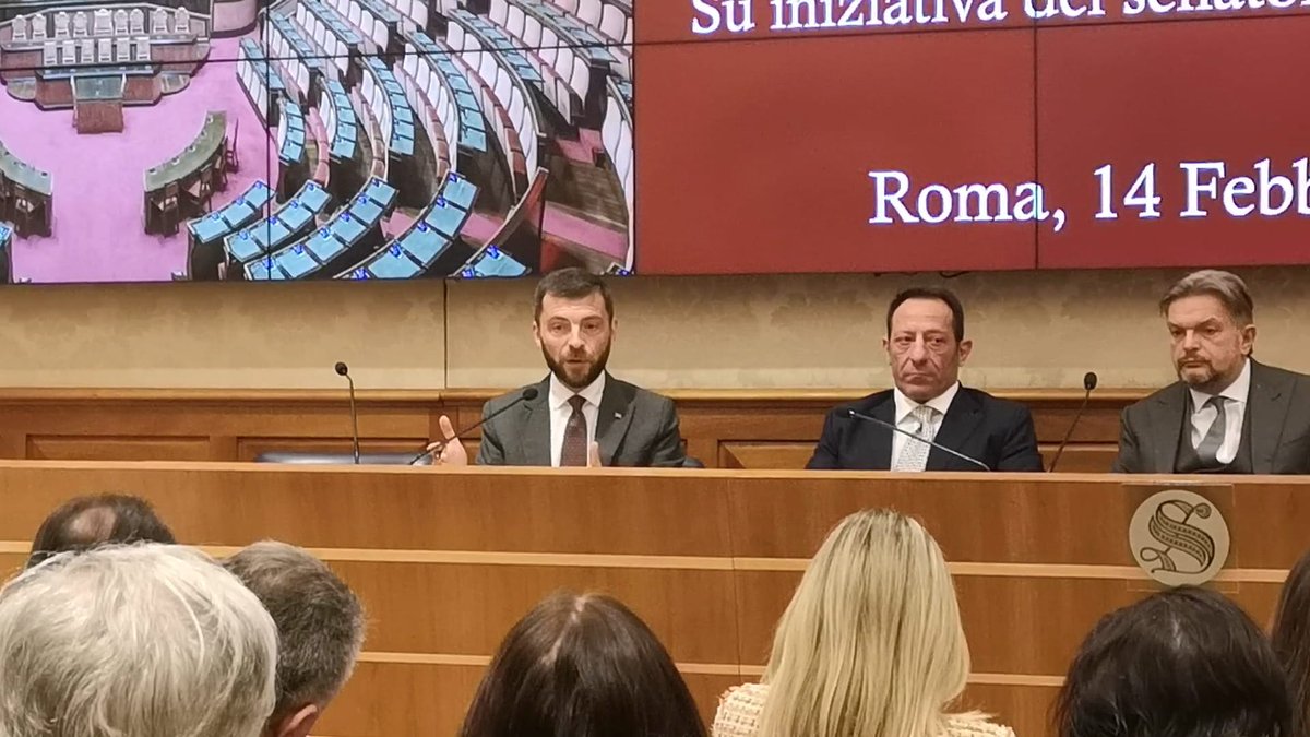 w_rizzetto's tweet image. In Senato alla presentazione di #WorkonWork, la prima Fiera nazionale di servizio al mondo del #lavoro che si terrà a novembre a #Ferrara. Sarà l’occasione giusta per dialogare sul mondo del lavoro e creare momenti di incontro per universitari e #giovani in cerca di #occupazione.