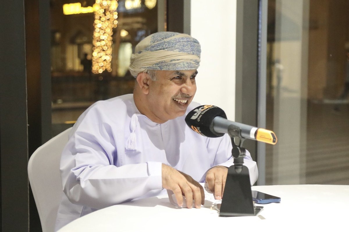 Wafaoman12345's tweet photo. اياها الاب الحنون مستبشرين بك الخير نحن معك وقرارك دائما يحتضننا فلنسعى معا من اجل عمان الصيادله ومساعديهم ملتمسين قرارك الحكيم في تشغيلهم @w41777
@mansoorzaher
@maawali_k 
@dralsabti 
@OmaniMOH 
@OMAN_MOF 
@Labour_OMAN 
@omaninfo1  

#الصيادله_يناشدون_وزير_الصحه https://t.co/zlIXHFt44C