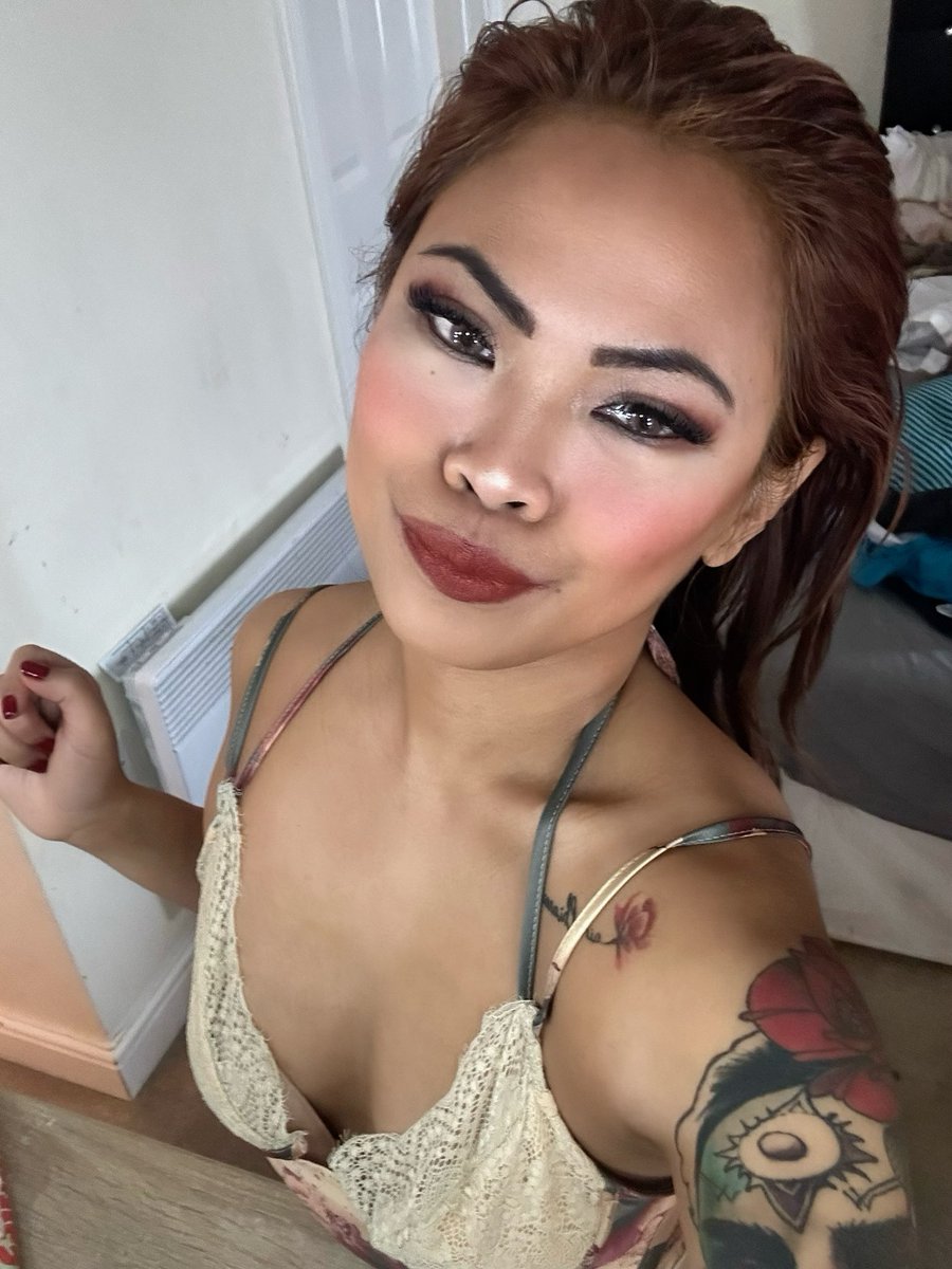 Get ready with me. @ www.onlyfans/ladyai.com