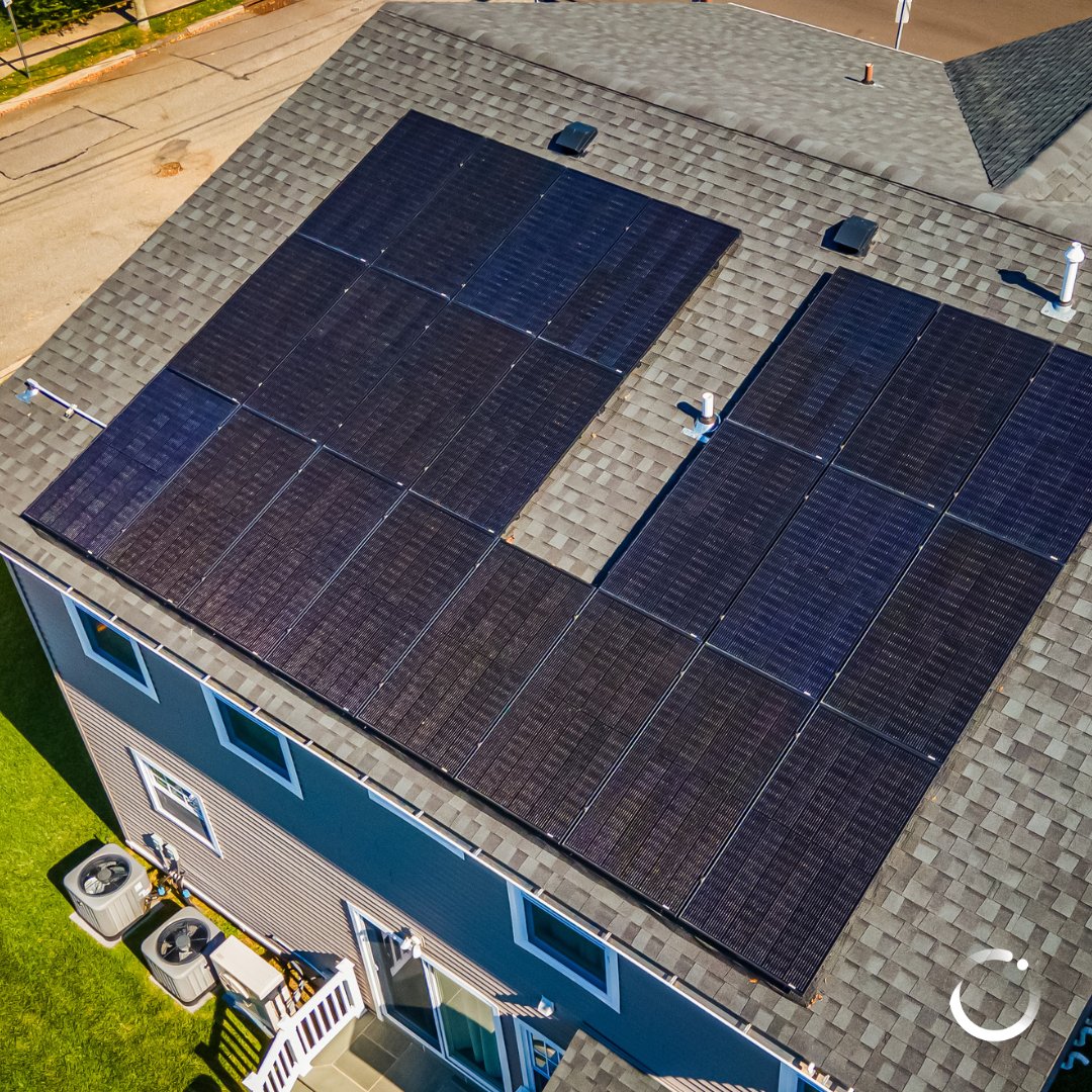 EmPowerSolar's tweet image. Power Move Thursday ⚡️
Location: Merrick, NY
System size: 8.8 kW / 22 Panels / 400 Watt Panels
Annual Electric Savings: $3,028!
.
.
.
#PowerMoveThursday #SolarSavings #SolarPanels #SolarEnergy #CleanEnergy #TeslaPowerwall #SunPower #LongIsland #PSEGLI #EmPowerSolar #Merrick