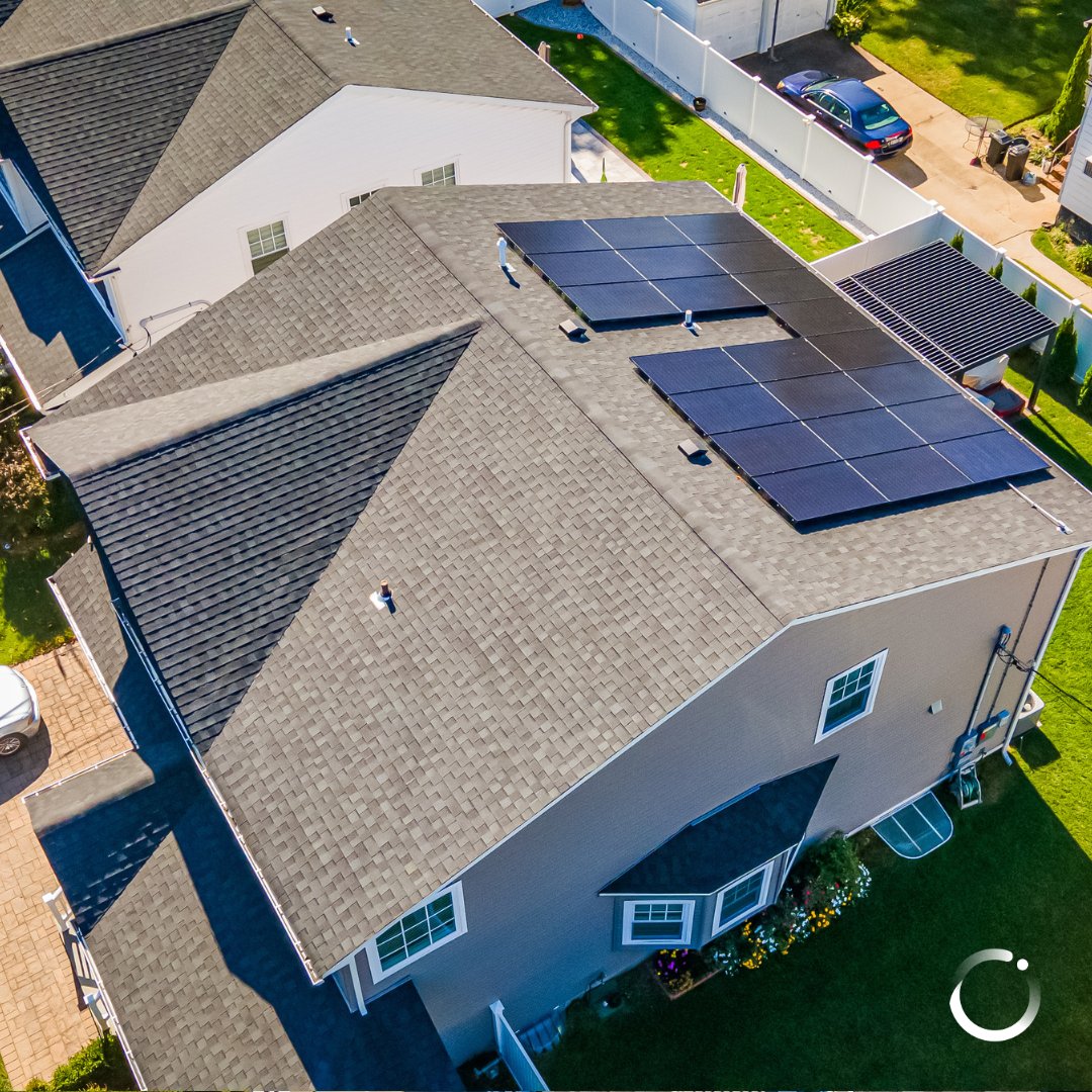 EmPowerSolar's tweet image. Power Move Thursday ⚡️
Location: Merrick, NY
System size: 8.8 kW / 22 Panels / 400 Watt Panels
Annual Electric Savings: $3,028!
.
.
.
#PowerMoveThursday #SolarSavings #SolarPanels #SolarEnergy #CleanEnergy #TeslaPowerwall #SunPower #LongIsland #PSEGLI #EmPowerSolar #Merrick