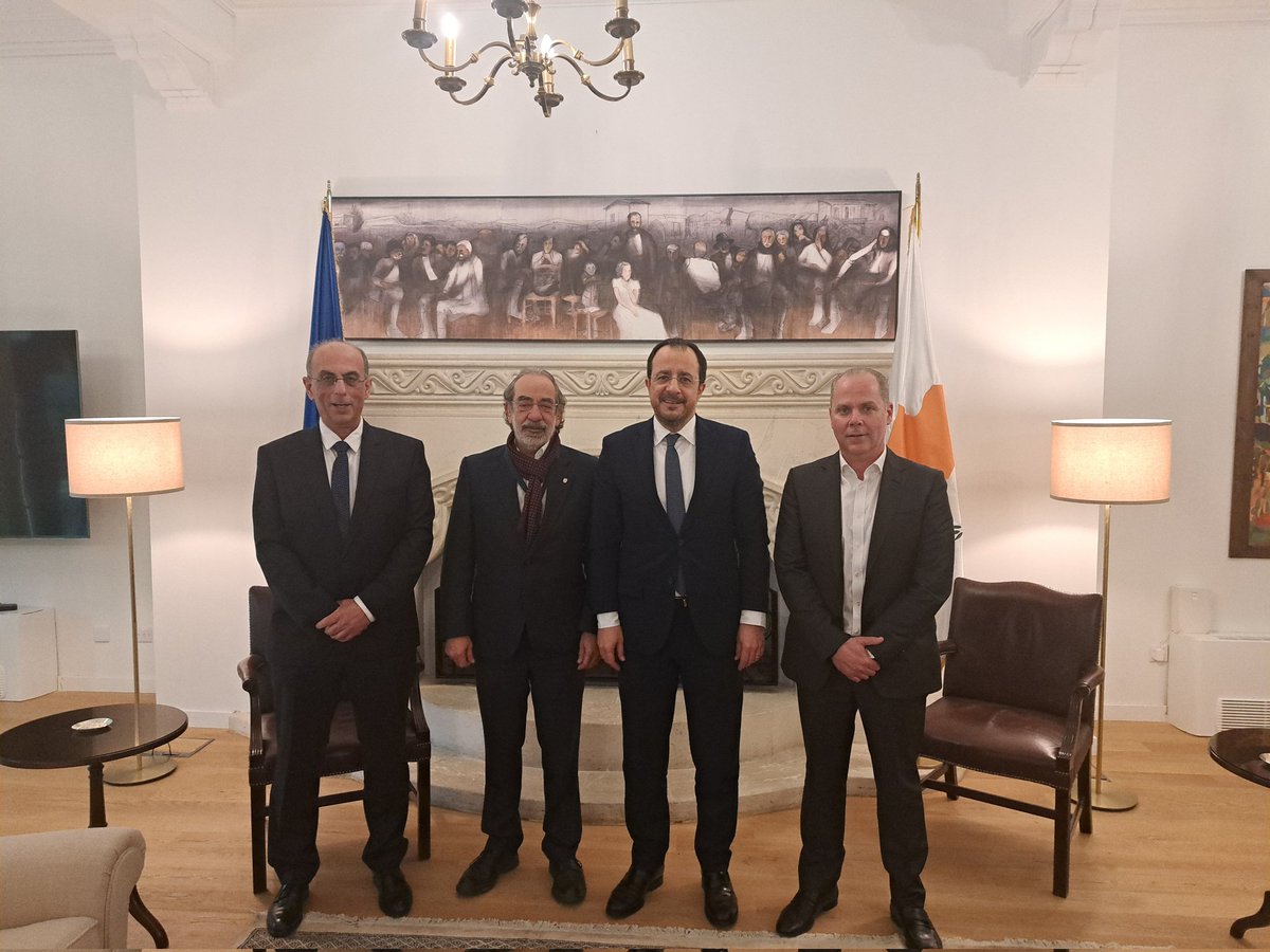 Ιδιαίτερα εποικοδομητική συνάντηση της <a href="/OEBcy/">Ομοσπονδία Εργοδοτών & Βιομηχάνων - OEB</a> με τον ΠτΔ <a href="/Christodulides/">NikosChristodoulides</a> με αντικείμενο τις προτεραιότητες του Κυπριακού επιχειρείν. Εξετάστηκαν  προτάσεις της ΟΕΒ για ενίσχυση της ανταγωνιστικότητας, οι οποίες αξιολογούνται. Αξιόπιστο εταίρο και ισχυρό βραχίονα ανάπτυξης του