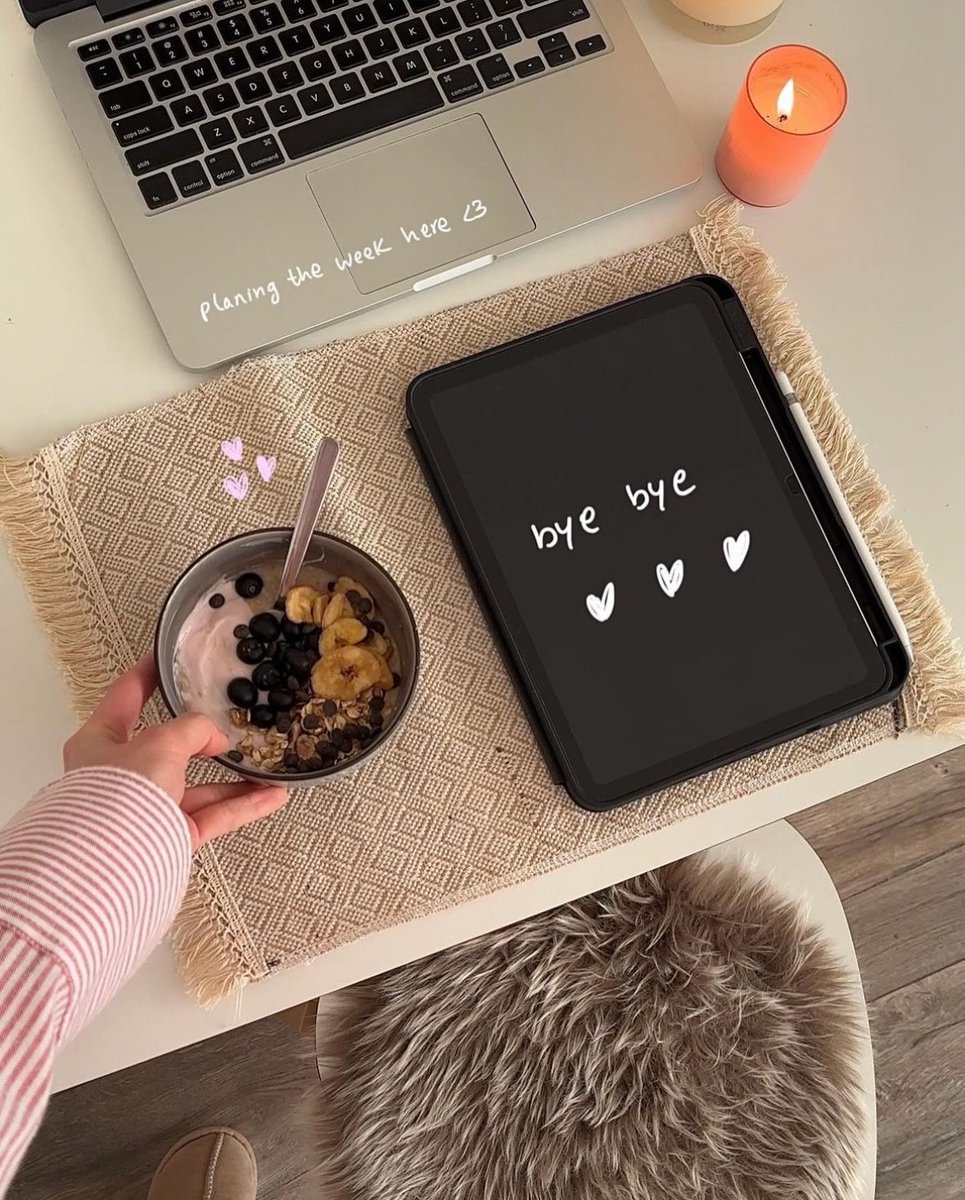 etherealdior's tweet image. cozy days at home 💌