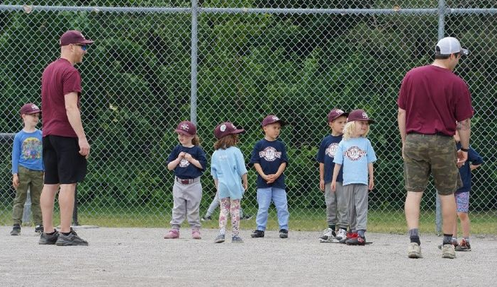 EricMacramalla's tweet photo. Baseball spring registration is now open for Ottawa West Little League (OWLL). Ages 4 and up with coed and all-girl teams. The great thing about baseball is every kid gets multiple opportunities to shine during a game. Baseball is for everyone. Register at https://t.co/e4nLpLW3u2 https://t.co/RIriRPGybI