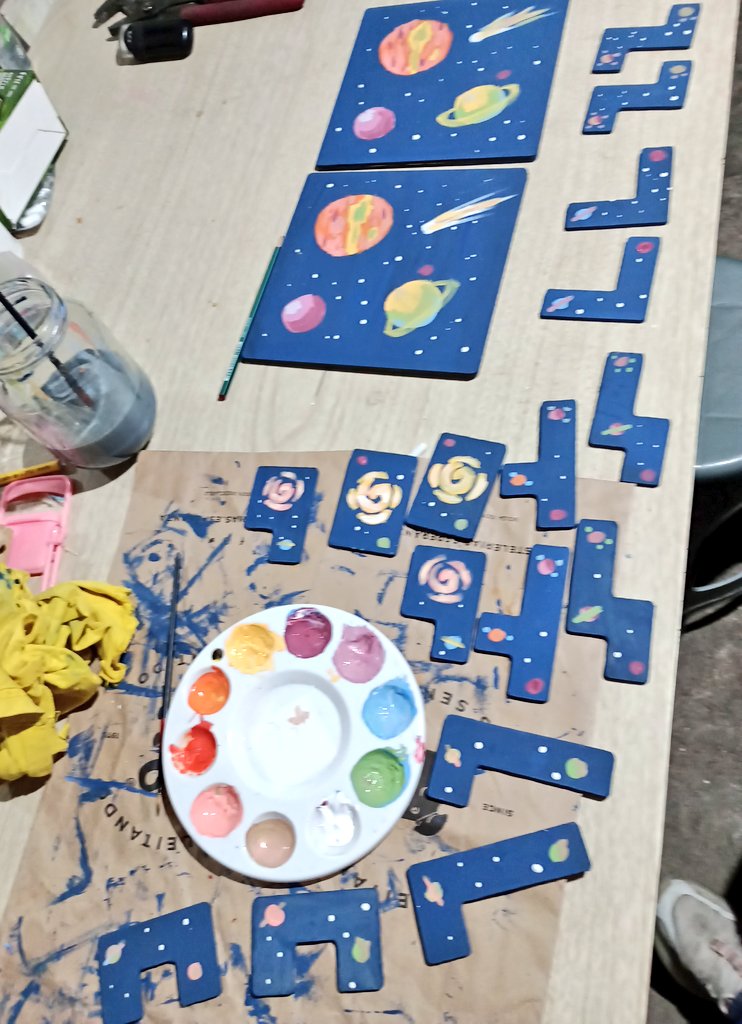 Astraxolotlgirl's tweet image. 😅 ya se me acabaron los calendario rompecabezas /lógico /matemático . Alguien va querer para aventarme otra tanda con temáticas , de que temática sería bueno 🤔 #ciencia #logica #combinatoria #juego #ludico