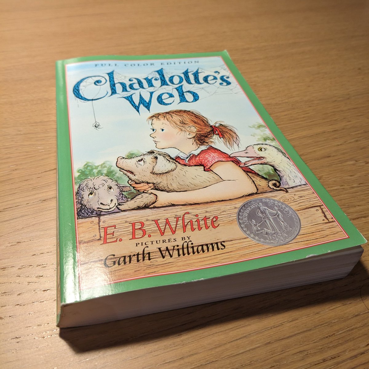 shushimbo's tweet photo. I finished reading the book 'Charlotte's Web'. It was quite a heart warming story and I like it. I highly recommend it. https://t.co/htbEoHooM7