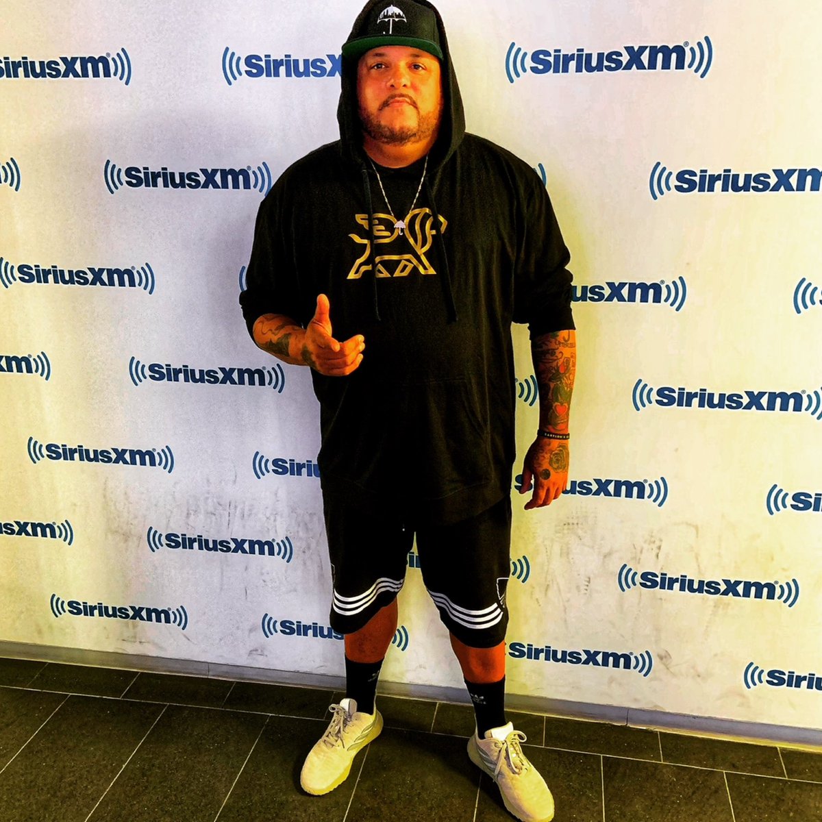 DJBILLEKNIGHT's tweet photo. I will Be Back In NYC In The Next Month Or So Promoting A Artist Single Doing What We Do. @lordsear Where Ya Boy Wit The Fire Pizza 🍕 🙌🏽 #oneumbrellapromo☂️ https://t.co/qpQpCVK6Uv