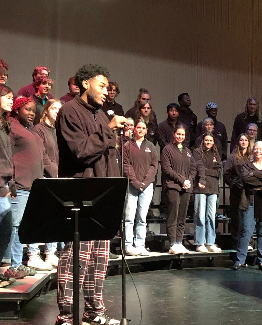 ISD281's tweet photo. Fifth grade students from across the district participated in middle school Bridging Festivals, where they enjoyed the power of singing together, listened to middle and high school students perform and heard them speak about what makes choir so special! #Rdale281 https://t.co/diIDTTKW7T