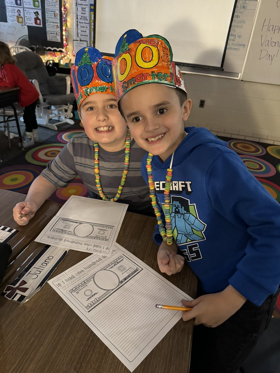 BohmSecondGrade's tweet photo. Celebrating the 100th day of school! @SyringDragons @swartz_creek https://t.co/hejxQrv61d