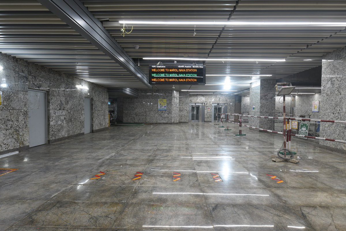 Latest timeline of Mumbai Metro Line 3

🚇 Phase 1 (Aarey BKC) - June 2024
🚇 Phase 2 (BKC Worli) - Sept 2024
🚇 Phase 3 (Worli Colaba) - Dec 2024

In pic - Marol Naka Metro Station

Pic Source - MMRCL