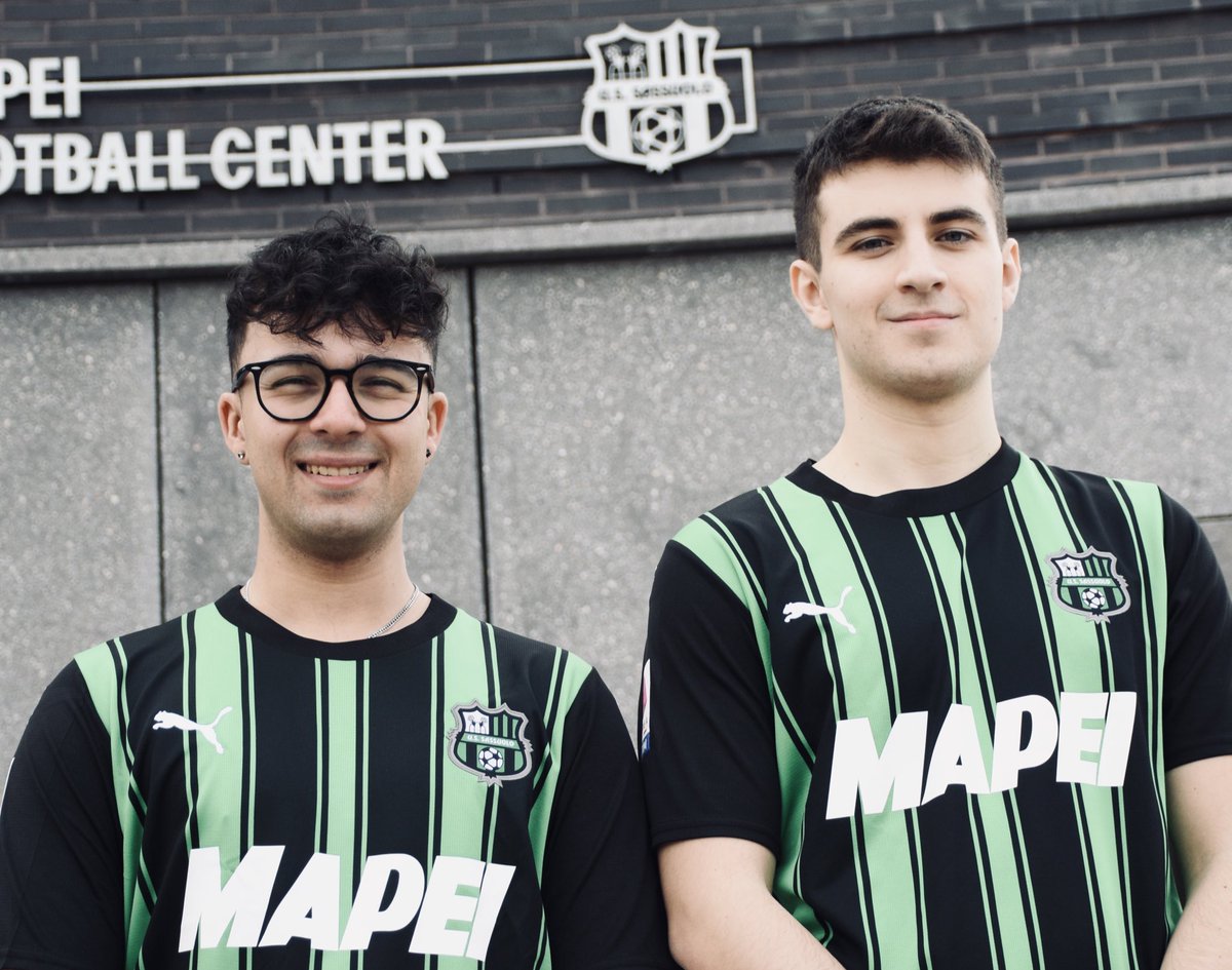 SassuoloUS's tweet photo. Svelato il nuovo team eSports 🎮💪

Scopri di più su https://t.co/zOyPHtN6dz 😎

#ForzaSasol 🖤💚 https://t.co/bHnqcNmcyV