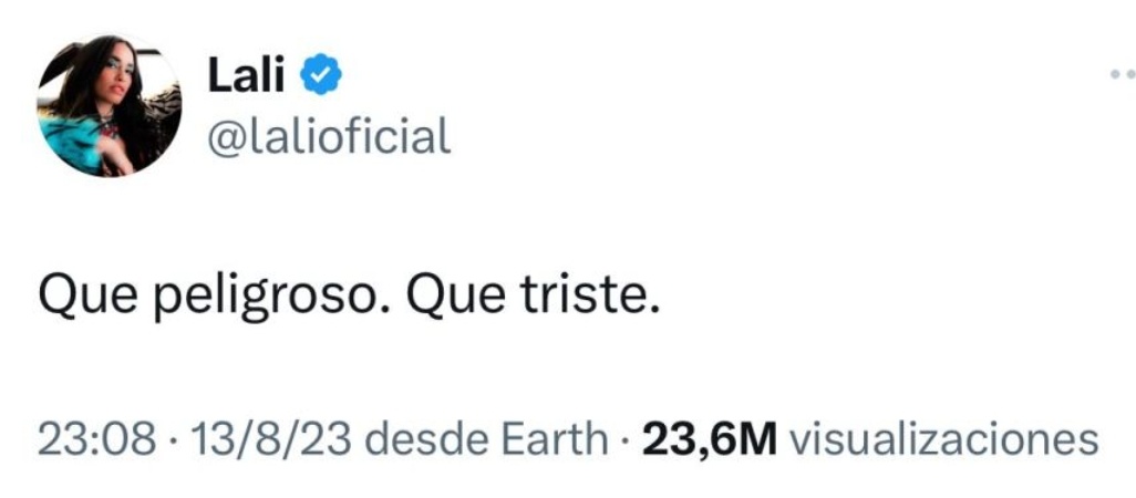 Dr_GaIIardo's tweet photo. Lali se subió al ring sola. Y lo hizo como militante, no como artista. Me parece perfecto que  haga política, lo que no puede pasar es que ahora llore persecución en nombre de la cultura. https://t.co/a2AAL7uXDi