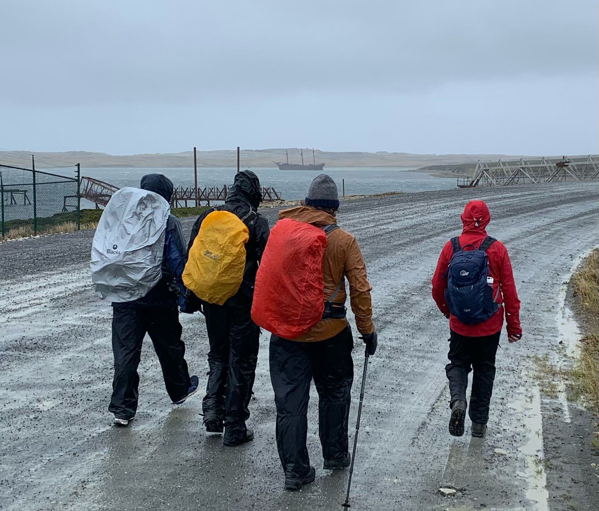 _AprilFoolsClub's tweet image. Update from the Falklands Team:
Day 4 - adverse weather and high winds meant the hike was replanned to visit low level sites to the east of Stanley. Even that was challenging and a reminder of the conditions faced by those who fought far from home.
@RAFBF @FalklandsGov 
#charity