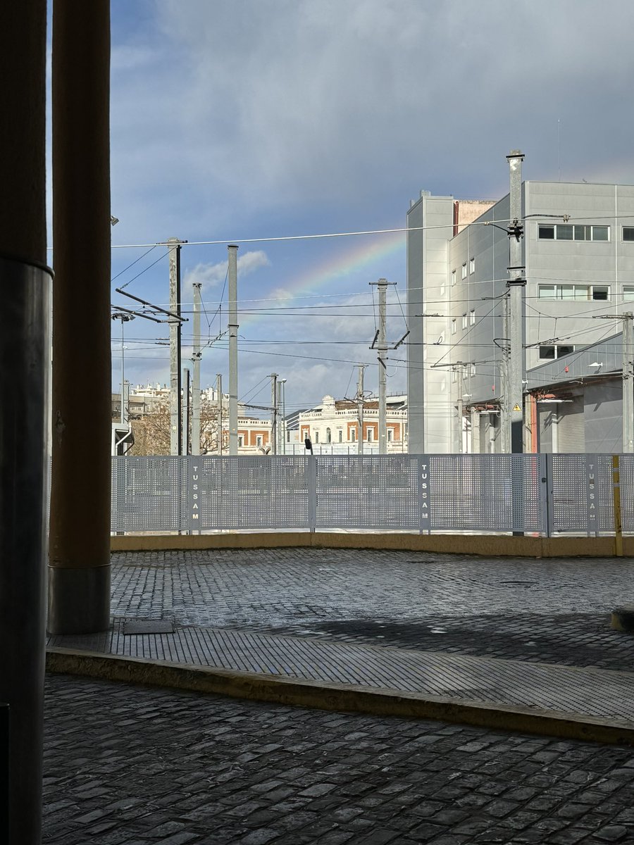 pedrinliria's tweet photo. Cómo recuerdo aquella #UltimaFuncion y aquella #SonrisadelArcoiris, #Sevilla ha recibido otro alentador y esperanzador chaparrón de agua, @ElTiempoA3 @eltiempoSevilla @ElTiempoes @meteosanjuan @MeteoredES @WMO @ElTiempo_tve https://t.co/Z2TV6MnEiE