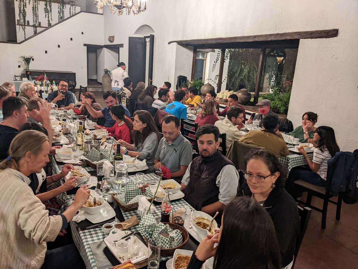 A small contingent of the @IxchelProject managed to get together for dinner at #CitiesOnVolcanoes #COV12 in La Antigua Guatemala @GeosciencesEd #NoNaturalDisasters 🌋🇬🇹🌺🙏