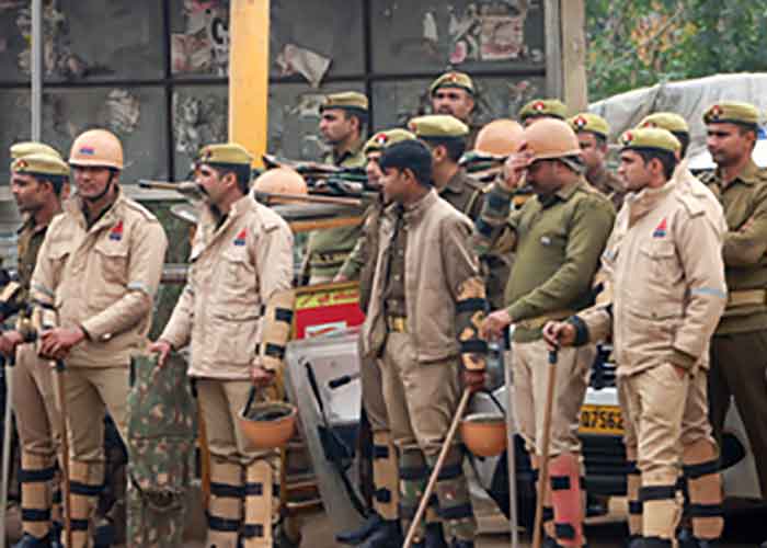 yespunjab's tweet photo. Farmers' protest: Police beef up security on Delhi-Gurugram border https://t.co/2A0ovwODHz
#Delhi #GurugramPolice #Border #FarmerProtest2024 #Police #DelhiPolice #ACP #SubhashBoken #YesPunjab https://t.co/IqrUsZcIvo