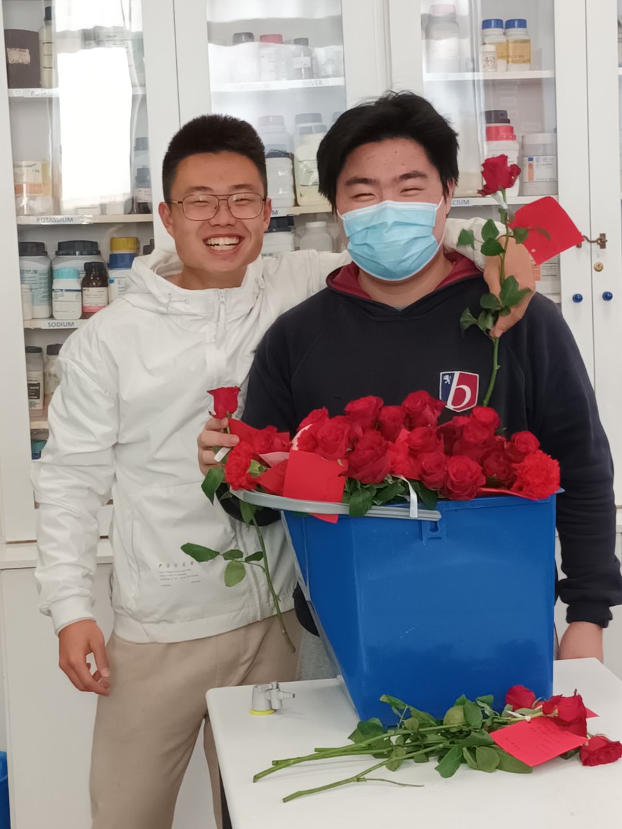 Valentine's Day at Byron College is a day of celebration for everyone!
Cards, flowers, cake pops and serenades were given around the school, with money being raised for charity, and the whole school participating in a pop-up concert at lunchtime! We love Byron!