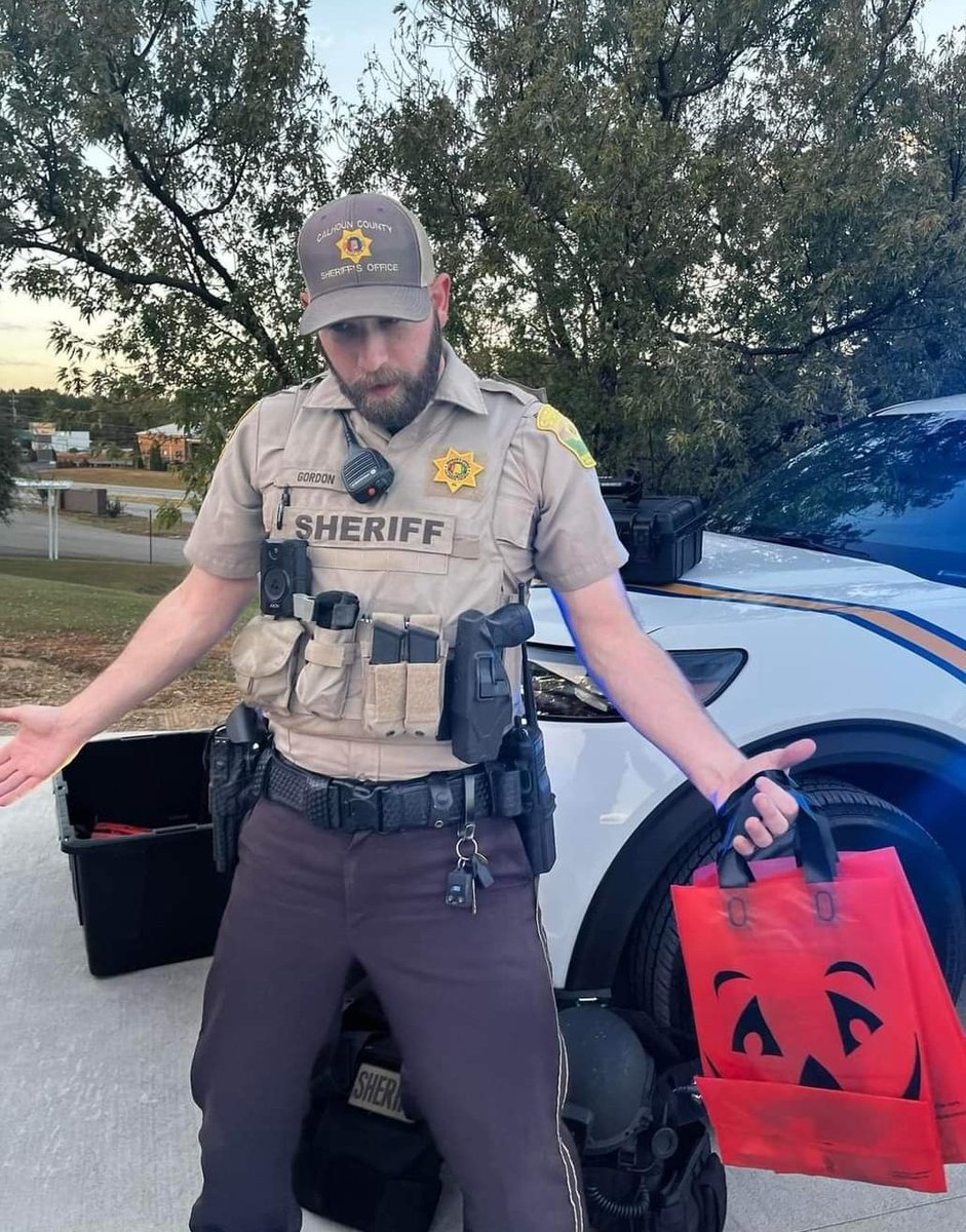 jsonclayton's tweet photo. @EXCELVirtualCCS would like to give a big "THANK YOU" to SRO Dep Richardson &amp; Dep Gordon. They go above &amp; beyond in all aspects of being a LEO/SRO &amp; a person. They "Serve &amp; Protect." We would like to thank them both ! I will put up our SRO's against the world. 💯
@ccboe_news https://t.co/7GcKsgbLKB