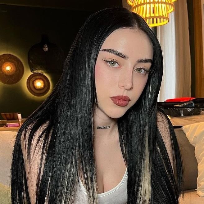pablomurrrr's tweet photo. JUST IN: The Cansino Histórico (historical José Mota character) and Nicki Nicole are rumored to now be dating. https://t.co/K9mswhHyap