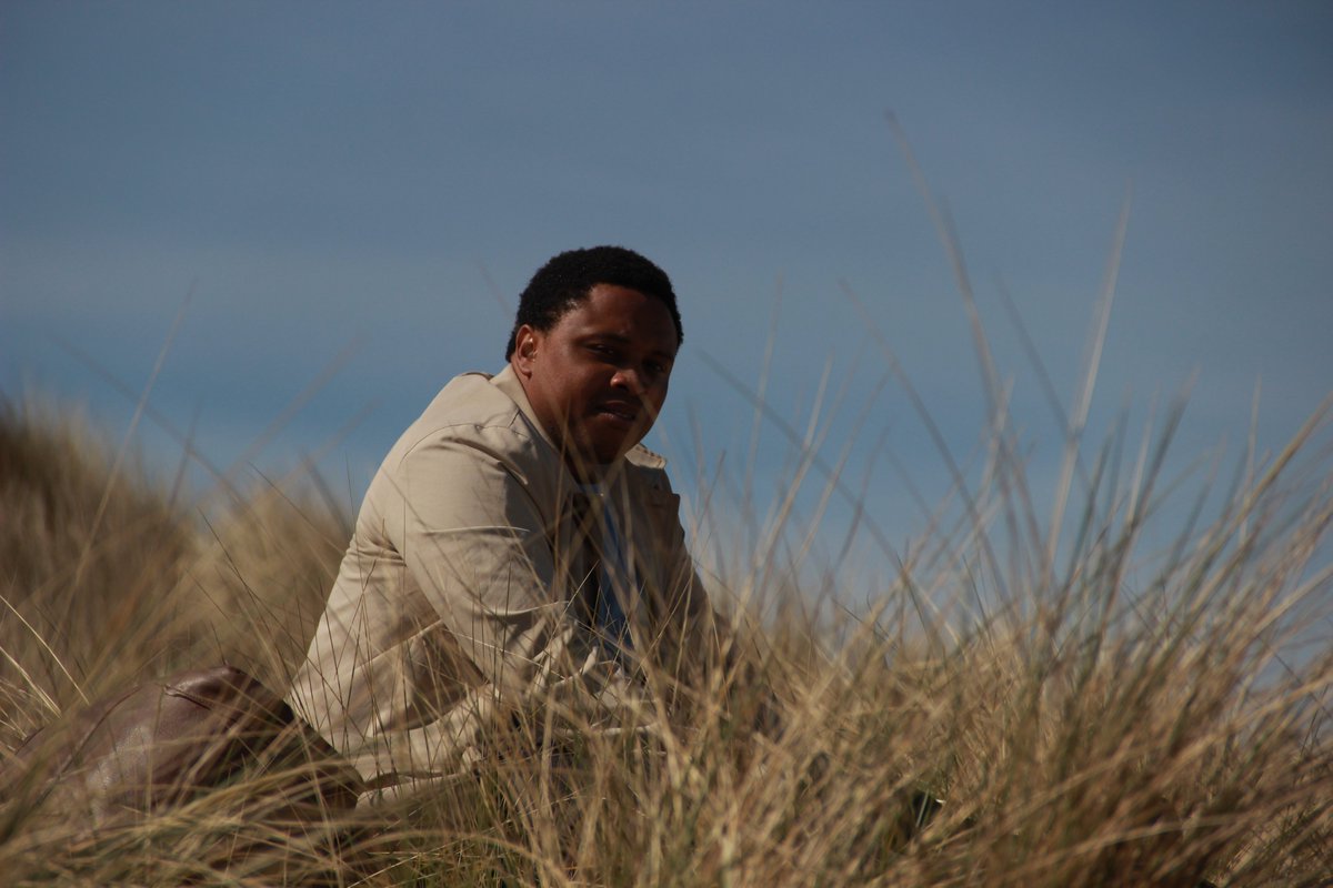 FilmHubNorth's tweet image. Following its release on @omeletocom, we caught up with writer-director @seansaysstuff on the making of Dead Whistle Stop, audience reception, conspiracy theories and what’s coming up next!

Proudly supported with @bfinetwork Short Film Funding. 
Read at: bit.ly/3UI9Cm2