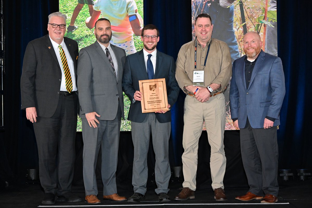 Help us congratulation staff from our recreation department for receiving a 1st Place Award from Ohio Parks and Recreation Association for Capture the Canvas! mwcd.org/blog/mwcd-acce…