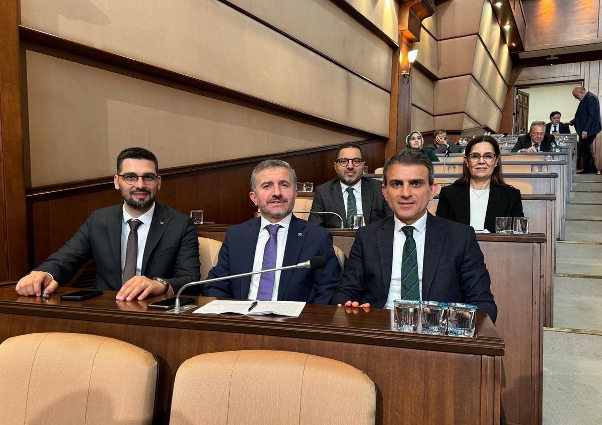 naimyagci_'s tweet photo. İçerenköy Mahallemizin yıllardır çözümünü beklediği “Yeşil Alan” problemini vatandaşlarımızın taleplerini gözeterek çözdük.

Bugün İBB Meclisi’nde onayladığımız İçerenköy Mah. 1/1000 Uygulama İmar Planı Ataşehirimize, komşularımıza hayırlı, uğurlu olsun. #AtaşehirSizin https://t.co/FgFojUKjNC