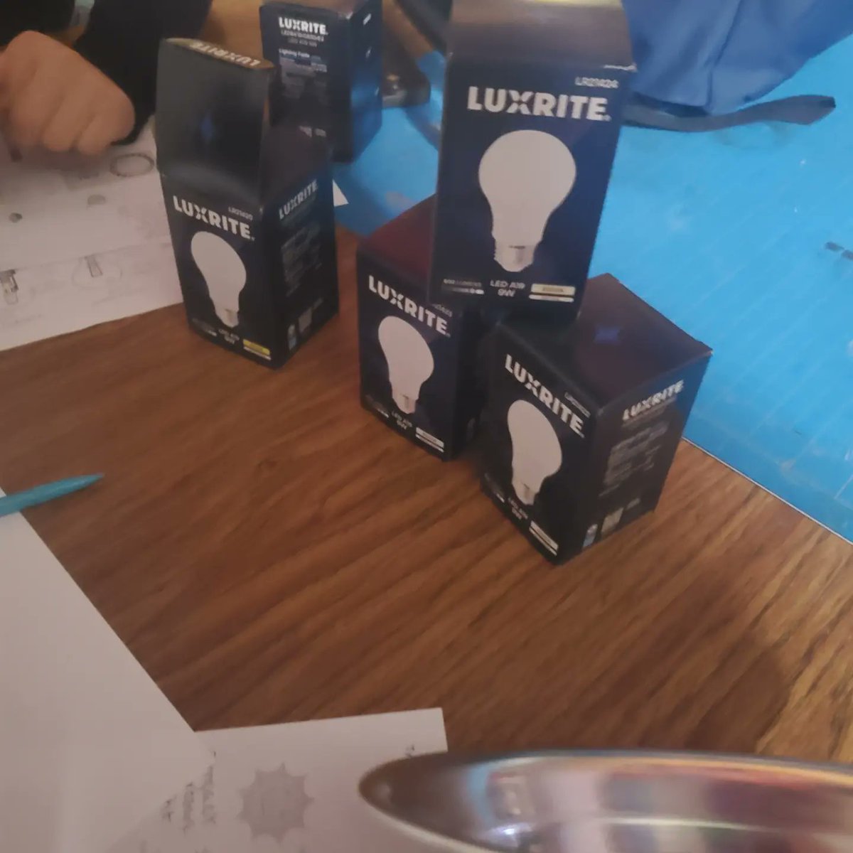 JackCHaysArchi1's tweet photo. How does Light temperature affect color? Let's find out! #hawkyeah #interiordesign @HaysCISD @HaysCISDCTE @Hays_Hawks https://t.co/WzlCfDGUNS