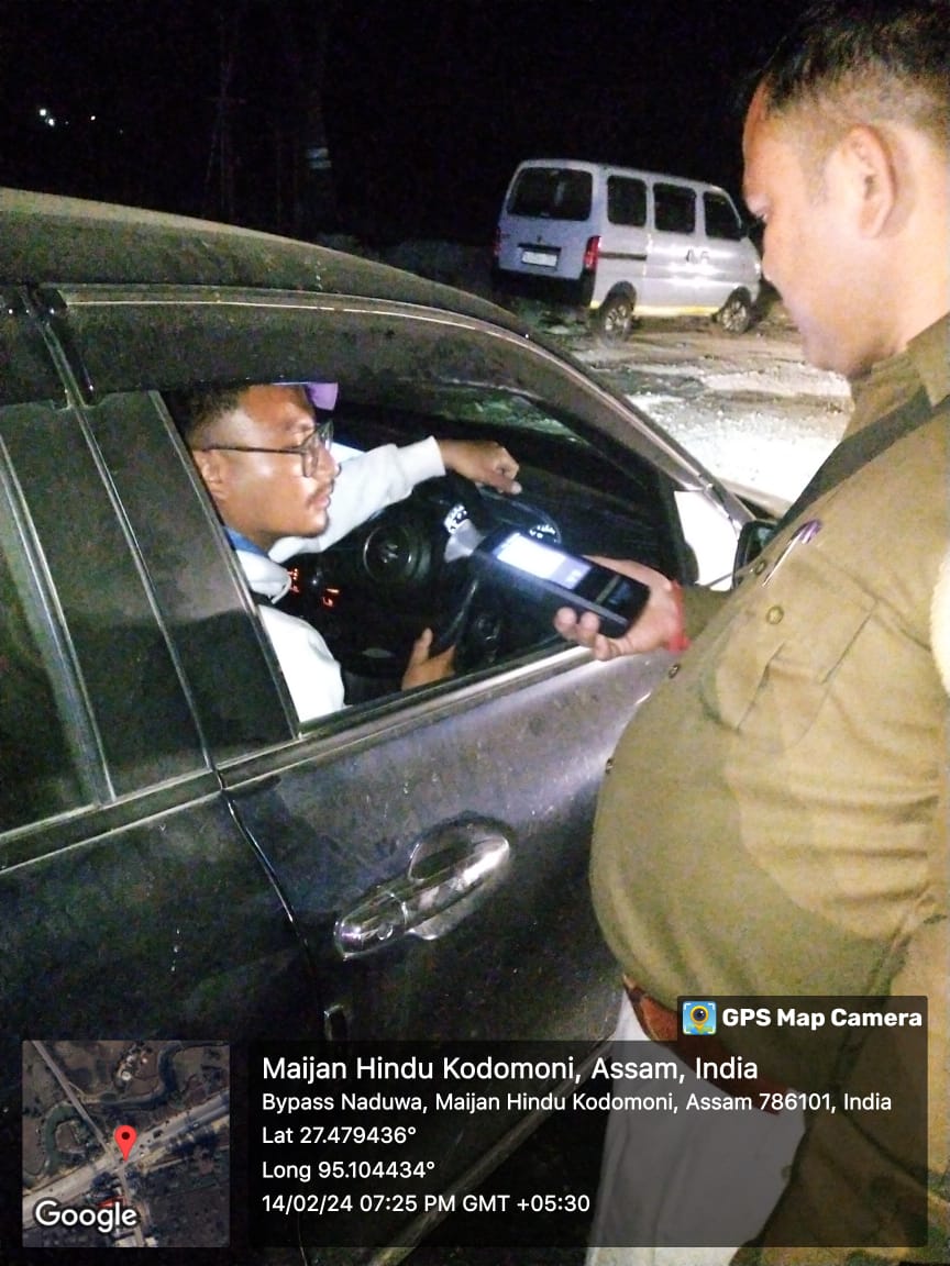 dibrugarhpolice's tweet photo. Winter is relenting but our checking is not.
Driving under influence of alcohol will lead to suspension of licence and RC as well as fine and may lead to imprisonment.
#DriveSoberDriveSafe
@assampolice @DGPAssamPolice https://t.co/4DeUYY3fXP