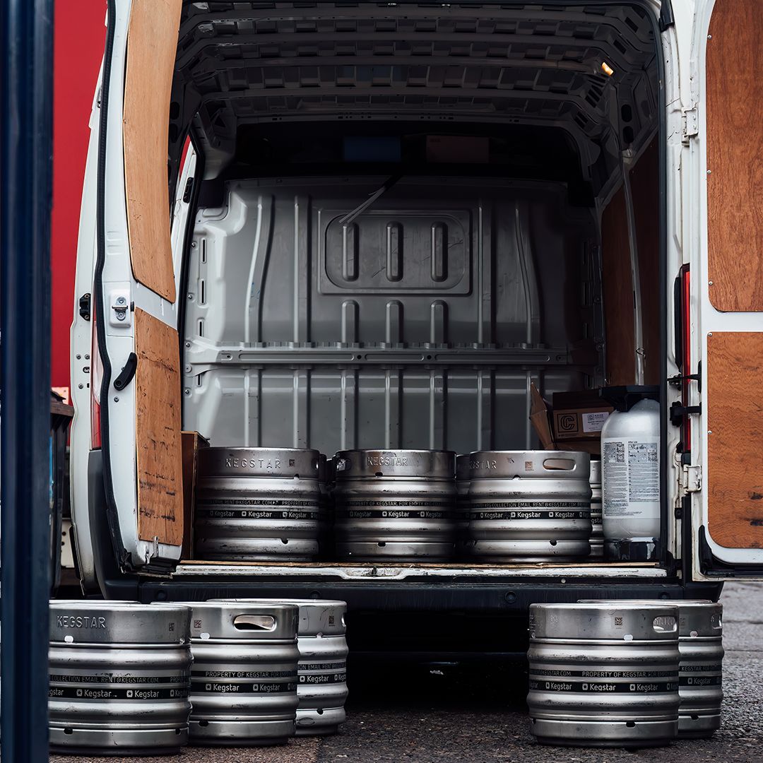 RoundCornerBeer's tweet photo. Delivering #UncommonlyGoodBeer far and wide! ๐ ๐บ
One of today's drops was to the awesome Cock and Hoop, Nottingham who now have fresh Social Club and Steeplechase at their venue! ๐
#craftbeer #nottingham #brewery #partoftheclub #nitrostout #paleale #cockandhoop https://t.co/jTAJ9Y3Zw3