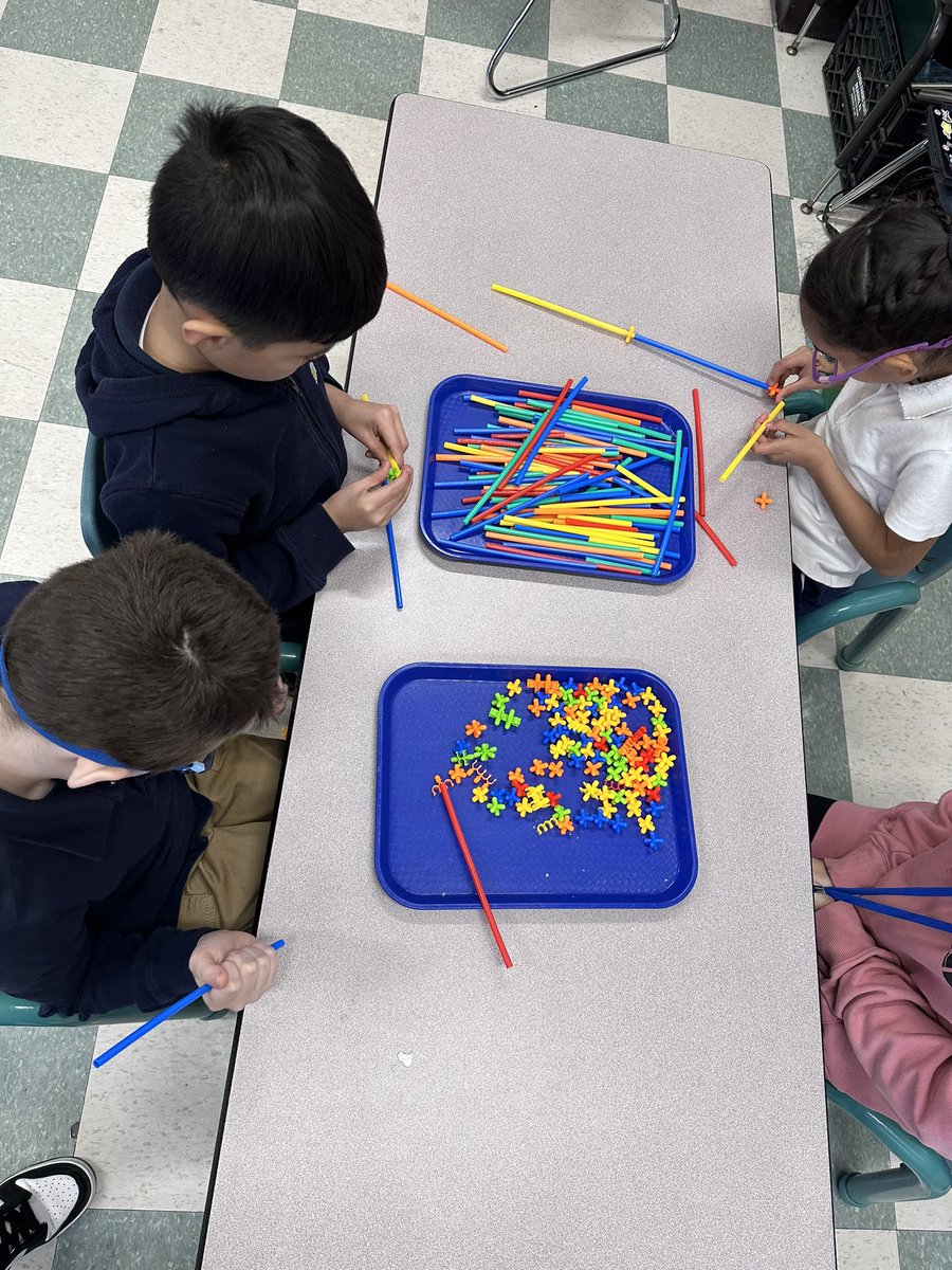 mpecoraro28's tweet photo. 100th Day of School STEM project! https://t.co/soztBTJfxh