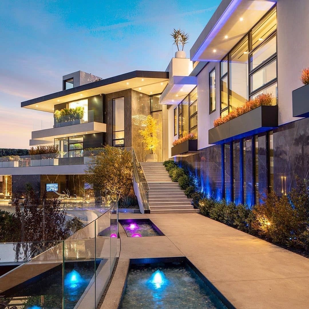 Thinkup_Luxury's tweet photo. allthingzluxary: LuxuryLifestyle BillionaireLifesyle... https://t.co/w1DTanIt6J https://t.co/godBj98DcS