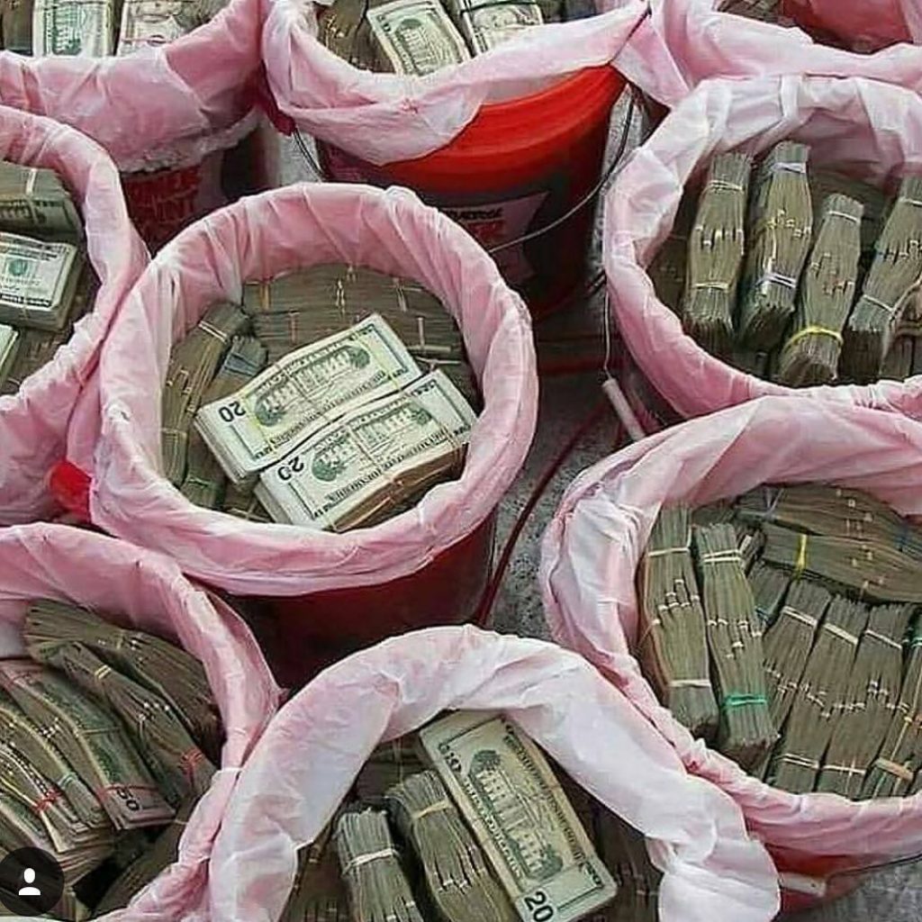 Thinkup_Luxury's tweet photo. allthingzluxary: LuxuryLifestyle BillionaireLifesyle... https://t.co/w1DTanIt6J https://t.co/Xx0O5BdiYt