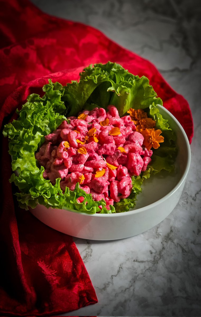 gabogrimaldo's tweet photo. Coditos con mayo de remolacha y pollo, una de mis últimas recetas en Instagram. #Food #Receta #MasterchefPanama https://t.co/OdKgZ49sn5