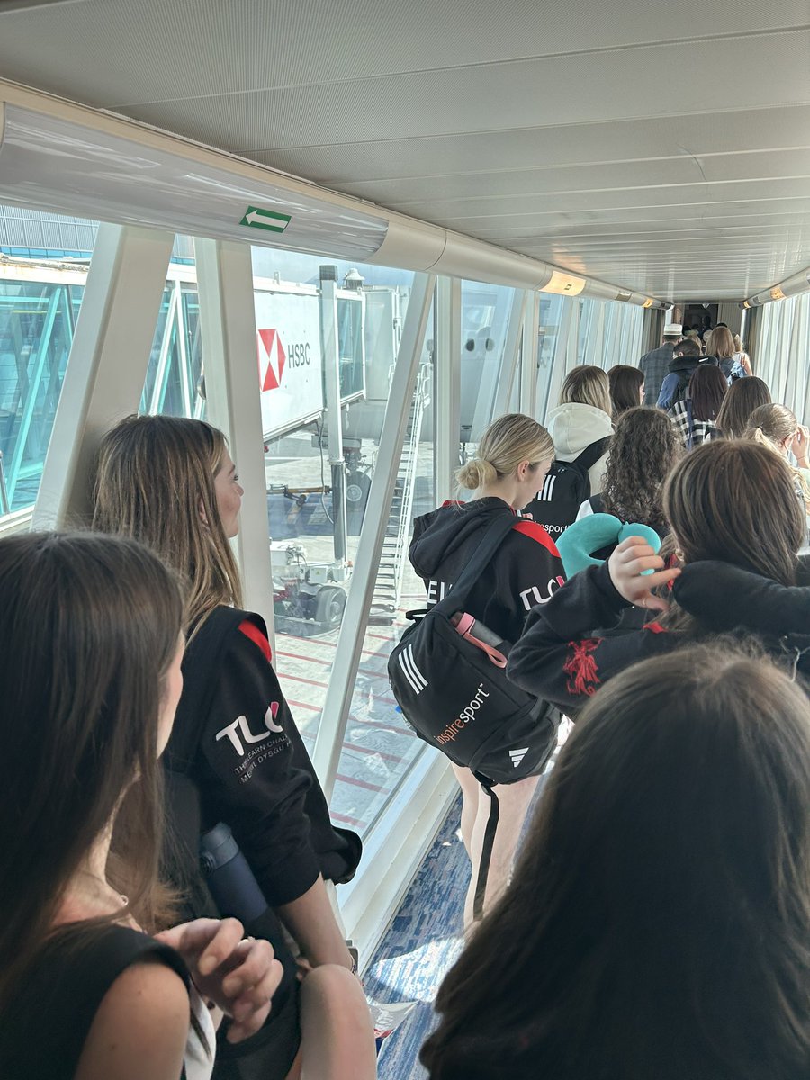 StMartinsHWB's tweet photo. Day 7 - A busy day travelling back home. We have just touched down in London Heathrow ✈️🏴󠁧󠁢󠁥󠁮󠁧󠁿

A HUGE thank you to all parents &amp; families who have enabled this tour to happen, giving your children an experience of a lifetime. They have been an absolute pleasure 🥰🇦🇪 https://t.co/I3Nwra4YuN
