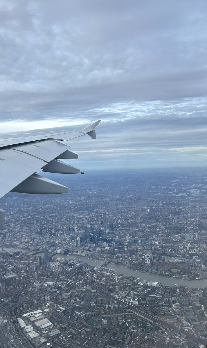 StMartinsHWB's tweet photo. Day 7 - A busy day travelling back home. We have just touched down in London Heathrow ✈️🏴󠁧󠁢󠁥󠁮󠁧󠁿

A HUGE thank you to all parents &amp; families who have enabled this tour to happen, giving your children an experience of a lifetime. They have been an absolute pleasure 🥰🇦🇪 https://t.co/I3Nwra4YuN